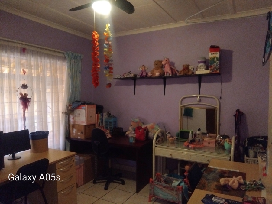 4 Bedroom Property for Sale in Oos Einde North West